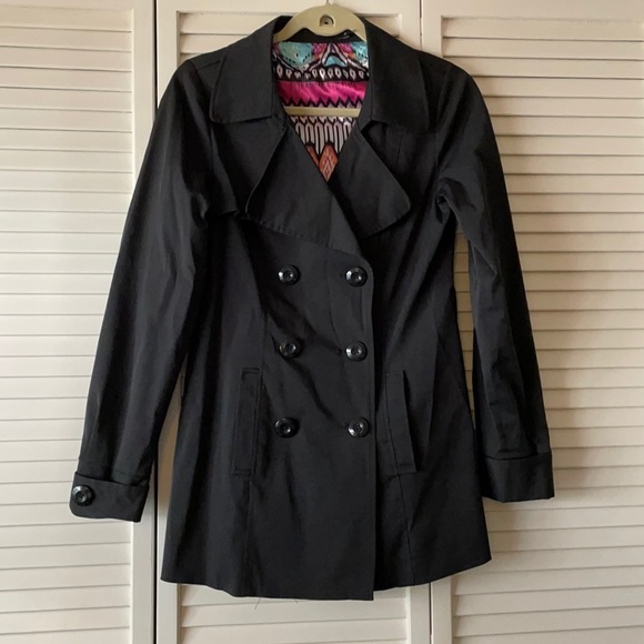 Rain resistant Black Trench Coat - Picture 1 of 8
